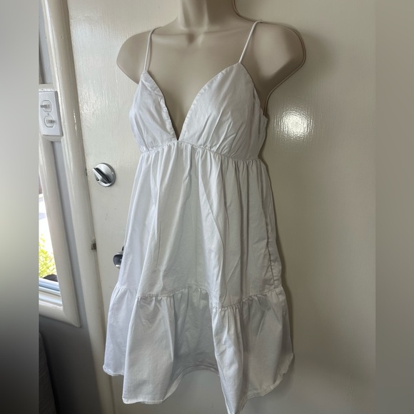 Elegant White Spaghetti Strap Dress size Medium - Picture 5 of 8